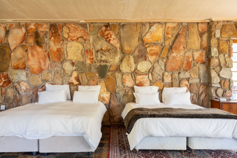 5 Bedroom Property for Sale in Uitenhage Rural Eastern Cape